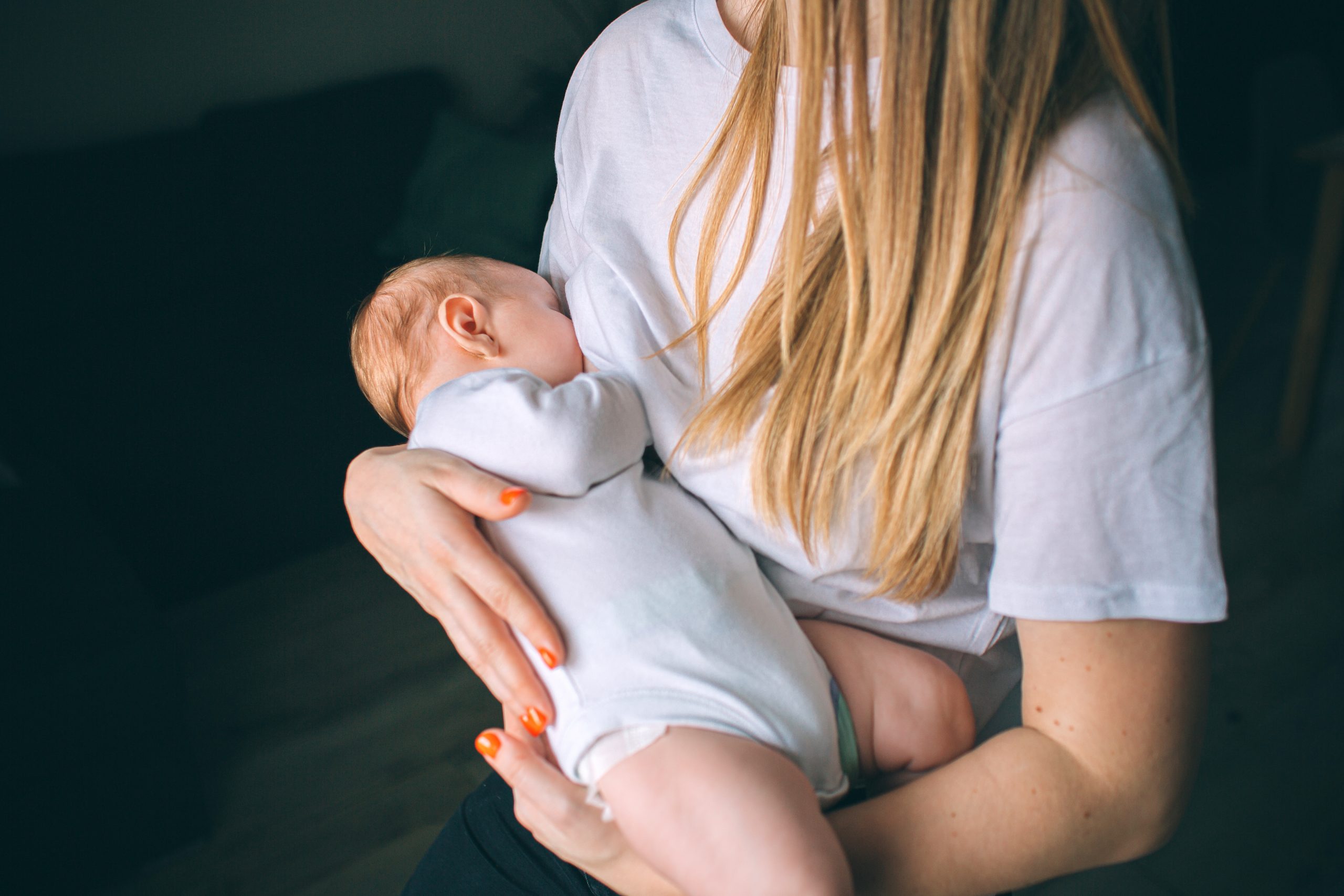 Alimentación durante el embarazo y la lactancia ¿Qué es mejor para las mujeres y sus bebés?